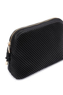 Kadın Siyah Uzun Askılı Kapitone Desenli Çapraz Çanta | Derimod Kadın Siyah Uzun Askılı Kapitone Desenli Çapraz Çanta | Derimod