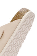 Birkenstock Kadın Bej Arizona Bf Çift Tokalı Terlik | Derimod Birkenstock Kadın Bej Arizona Bf Çift Tokalı Terlik | Derimod