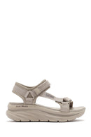 Skechers Women's Beige D'lux Walker - Pretty Field Chunky Sole Sandal | Derimod Skechers Women's Beige D'lux Walker - Pretty Field Chunky Sole Sandal | Derimod