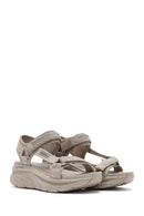 Skechers Women's Beige D'lux Walker - Pretty Field Chunky Sole Sandal | Derimod Skechers Women's Beige D'lux Walker - Pretty Field Chunky Sole Sandal | Derimod