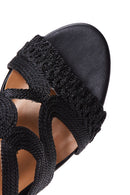 Kadın Siyah Bilekten Bantlı Topuklu Sandalet | Derimod