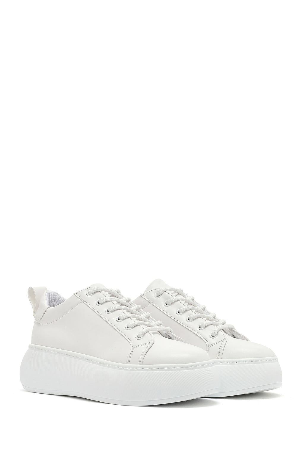 Kadın Beyaz Bağcıklı Kalın Tabanlı Sneaker