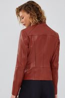 Eva Kadın Kahverengi Slim-Fit Kısa Deri Ceket | Derimod Eva Kadın Kahverengi Slim-Fit Kısa Deri Ceket | Derimod