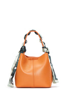 Kadın Turuncu Uzun Askılı Aksesuar Detaylı Çapraz Çanta | Derimod Kadın Turuncu Uzun Askılı Aksesuar Detaylı Çapraz Çanta | Derimod