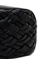 Kadın Siyah Uzun Zincir Askılı Örgü Çapraz Çanta | Derimod Kadın Siyah Uzun Zincir Askılı Örgü Çapraz Çanta | Derimod