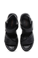 Kadın Siyah Bilekten Bantlı Kalın Tabanlı Deri Sandalet | Derimod Kadın Siyah Bilekten Bantlı Kalın Tabanlı Deri Sandalet | Derimod