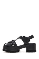 Kadın Siyah Bilekten Bantlı Kalın Tabanlı Deri Sandalet | Derimod Kadın Siyah Bilekten Bantlı Kalın Tabanlı Deri Sandalet | Derimod