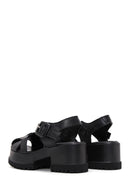 Kadın Siyah Bilekten Bantlı Kalın Tabanlı Deri Sandalet | Derimod Kadın Siyah Bilekten Bantlı Kalın Tabanlı Deri Sandalet | Derimod