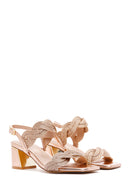 Kadın Pembe Bilekten Bantlı Kalın Orta Topuklu Örgü Desenli Sandalet | Derimod Kadın Pembe Bilekten Bantlı Kalın Orta Topuklu Örgü Desenli Sandalet | Derimod