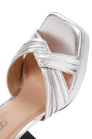 Kadın Gümüş Bilekten Bantlı Platfrom Yüksek Topuklu Sandalet | Derimod Kadın Gümüş Bilekten Bantlı Platfrom Yüksek Topuklu Sandalet | Derimod