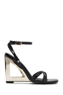 Kadın Siyah Bilekten Tokalı Dolgu Topuklu Rugan Sandalet | Derimod Kadın Siyah Bilekten Tokalı Dolgu Topuklu Rugan Sandalet | Derimod