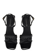 Kadın Siyah Bilekten Tokalı Dolgu Topuklu Rugan Sandalet | Derimod Kadın Siyah Bilekten Tokalı Dolgu Topuklu Rugan Sandalet | Derimod