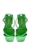 Kadın Yeşil Bilekten Tokalı Dolgu Topuklu Metalik Sandalet | Derimod Kadın Yeşil Bilekten Tokalı Dolgu Topuklu Metalik Sandalet | Derimod