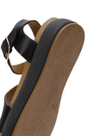 Kadın Siyah Bilekten Tokalı Kalın Tabanlı Deri Sandalet | Derimod Kadın Siyah Bilekten Tokalı Kalın Tabanlı Deri Sandalet | Derimod