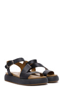 Kadın Siyah Bilekten Tokalı Kalın Tabanlı Deri Sandalet | Derimod Kadın Siyah Bilekten Tokalı Kalın Tabanlı Deri Sandalet | Derimod