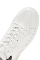 Erkek Beyaz Kalın Tabanlı Bağcıklı Deri Sneaker | Derimod Erkek Beyaz Kalın Tabanlı Bağcıklı Deri Sneaker | Derimod