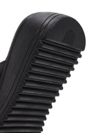 Kadın Siyah Kalın Tabanlı Toka Detaylı Comfort Terlik | Derimod Kadın Siyah Kalın Tabanlı Toka Detaylı Comfort Terlik | Derimod