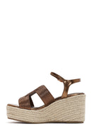 Kadın Bronz Bilekten Bantlı Dolgu Topuklu Espadril | Derimod Kadın Bronz Bilekten Bantlı Dolgu Topuklu Espadril | Derimod