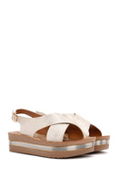 Kadın Altın Bilekten Bantlı Kalın Tabanlı Metalik Sandalet | Derimod Kadın Altın Bilekten Bantlı Kalın Tabanlı Metalik Sandalet | Derimod