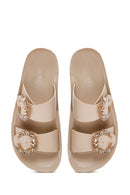 Kadın Bej Taşlı Çift Tokalı Kalın Tabanlı Comfort Terlik | Derimod Kadın Bej Taşlı Çift Tokalı Kalın Tabanlı Comfort Terlik | Derimod