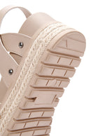 Kadın Bej Bilekten Bantlı Kalın Tabanlı Sandalet | Derimod Kadın Bej Bilekten Bantlı Kalın Tabanlı Sandalet | Derimod