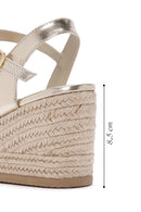 Kadın Altın Bilekten Bantlı Dolgu Topuklu Hasır Sandalet | Derimod Kadın Altın Bilekten Bantlı Dolgu Topuklu Hasır Sandalet | Derimod