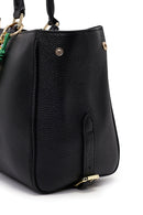 Kadın Siyah Uzun Askılı Charmlı Deri Kol Çantası | Derimod Kadın Siyah Uzun Askılı Charmlı Deri Kol Çantası | Derimod