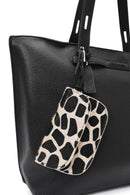 Kadın Siyah Aksesuarlı Omuz Çantası | Derimod Kadın Siyah Aksesuarlı Omuz Çantası | Derimod