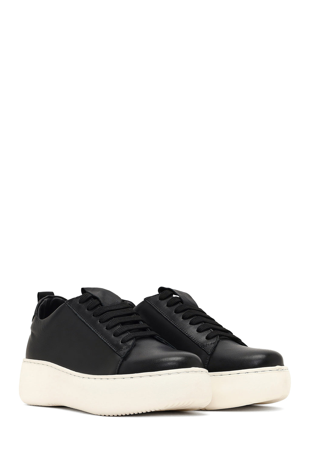 Kadın Siyah Bağcıklı Kalın Tabanlı Deri Sneaker