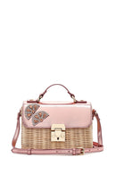 Kadın Pembe Aksesuarlı Uzun Askılı Hasır Çapraz Çanta | Derimod Kadın Pembe Aksesuarlı Uzun Askılı Hasır Çapraz Çanta | Derimod