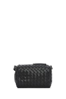 Kadın Siyah Örgülü Çapraz Çanta | Derimod Kadın Siyah Örgülü Çapraz Çanta | Derimod