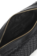 Kadın Siyah Örgülü Çapraz Çanta | Derimod Kadın Siyah Örgülü Çapraz Çanta | Derimod