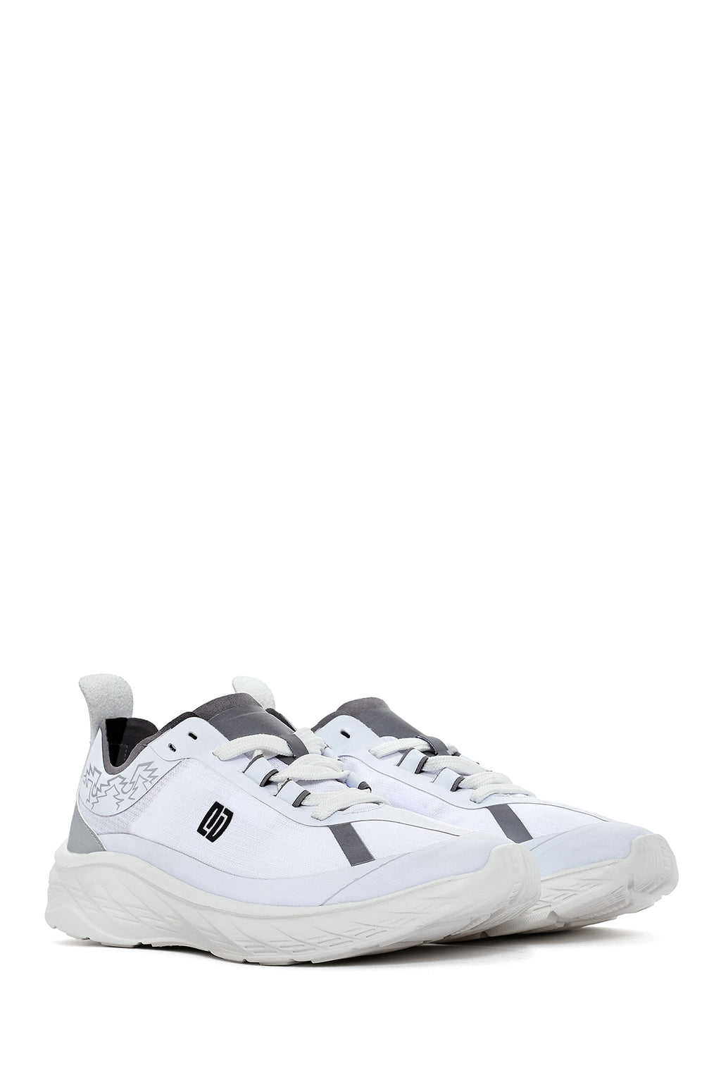 Kadın Beyaz Bağcıklı Kalın Tabanlı Sneaker