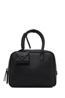 Kadın Siyah Uzun Askılı Charmlı Kol Çantası | Derimod Kadın Siyah Uzun Askılı Charmlı Kol Çantası | Derimod