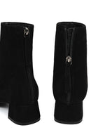 Kadın Siyah Fermuarlı Kısa Kalın Topuklu Süet Deri Bot | Derimod Kadın Siyah Fermuarlı Kısa Kalın Topuklu Süet Deri Bot | Derimod