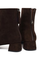 Kadın Kahverengi Fermuarlı Kısa Kalın Topuklu Süet Deri Bot | Derimod Kadın Kahverengi Fermuarlı Kısa Kalın Topuklu Süet Deri Bot | Derimod