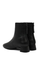 Kadın Siyah Fermuarlı Kısa Kalın Topuklu Deri Bot | Derimod Kadın Siyah Fermuarlı Kısa Kalın Topuklu Deri Bot | Derimod