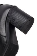 Kadın Siyah Tokalı Kalın Topuklu Deri Bot | Derimod Kadın Siyah Tokalı Kalın Topuklu Deri Bot | Derimod