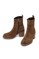 Kadın Bej Fermuarlı Kalın Topuklu Süet Deri Bot | Derimod Kadın Bej Fermuarlı Kalın Topuklu Süet Deri Bot | Derimod