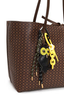 Kadın Kahverengi Aksesuarlı Baskılı Omuz Çantası | Derimod Kadın Kahverengi Aksesuarlı Baskılı Omuz Çantası | Derimod