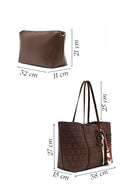 Kadın Kahverengi Baskılı Charmlı Omuz Çantası | Derimod Kadın Kahverengi Baskılı Charmlı Omuz Çantası | Derimod