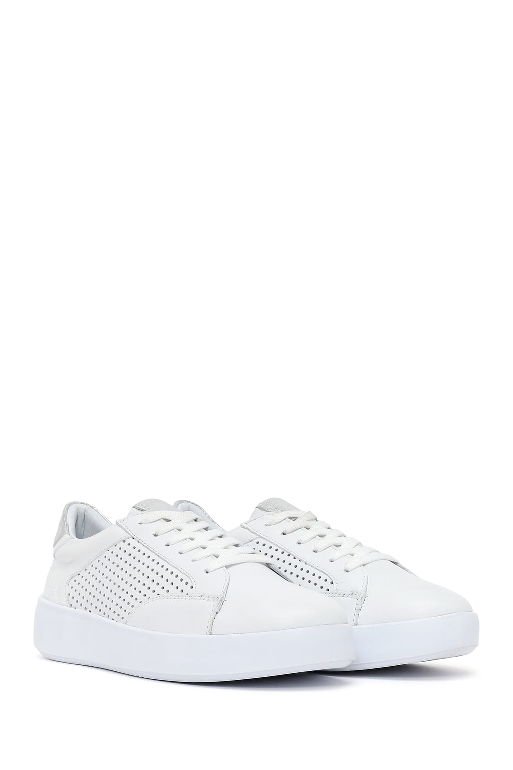 Kadın Beyaz Bağcıklı Kalın Tabanlı Deri Sneaker