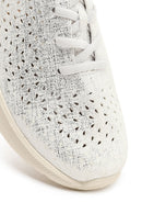 Kadın Beyaz Bağcıklı Kalın Tabanlı Desenli Kumaş Comfort Sneaker | Derimod Kadın Beyaz Bağcıklı Kalın Tabanlı Desenli Kumaş Comfort Sneaker | Derimod