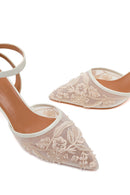 Kadın Beyaz Bilekten Tokalı Çiçek Nakışlı Arkası Açık İnce Topuklu Ayakkabı | Derimod Kadın Beyaz Bilekten Tokalı Çiçek Nakışlı Arkası Açık İnce Topuklu Ayakkabı | Derimod