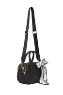 Kadın Siyah Uzun Askılı Aksesuarlı Kol Çantası | Derimod Kadın Siyah Uzun Askılı Aksesuarlı Kol Çantası | Derimod