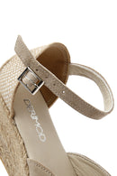 Kadın Bej Bilekten Bantlı Dolgu Topuklu Süet Deri Espadril Sandalet | Derimod Kadın Bej Bilekten Bantlı Dolgu Topuklu Süet Deri Espadril Sandalet | Derimod