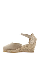 Kadın Bej Bilekten Bantlı Dolgu Topuklu Süet Deri Espadril Sandalet | Derimod Kadın Bej Bilekten Bantlı Dolgu Topuklu Süet Deri Espadril Sandalet | Derimod