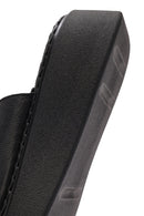 Kadın Siyah Çift Tokalı Kalın Tabanlı Deri Konfor Terlik | Derimod Kadın Siyah Çift Tokalı Kalın Tabanlı Deri Konfor Terlik | Derimod