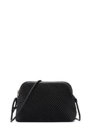 Kadın Siyah Uzun Askılı Kapitone Desenli Çapraz Çanta | Derimod Kadın Siyah Uzun Askılı Kapitone Desenli Çapraz Çanta | Derimod