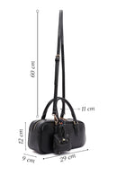 Kadın Siyah Uzun Askılı Aksesuar Detaylı Kol Çantası | Derimod Kadın Siyah Uzun Askılı Aksesuar Detaylı Kol Çantası | Derimod